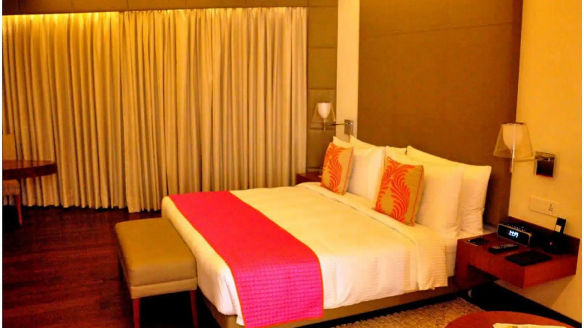Hotel The Anya Hotel-Golf Course Road Gurgaon